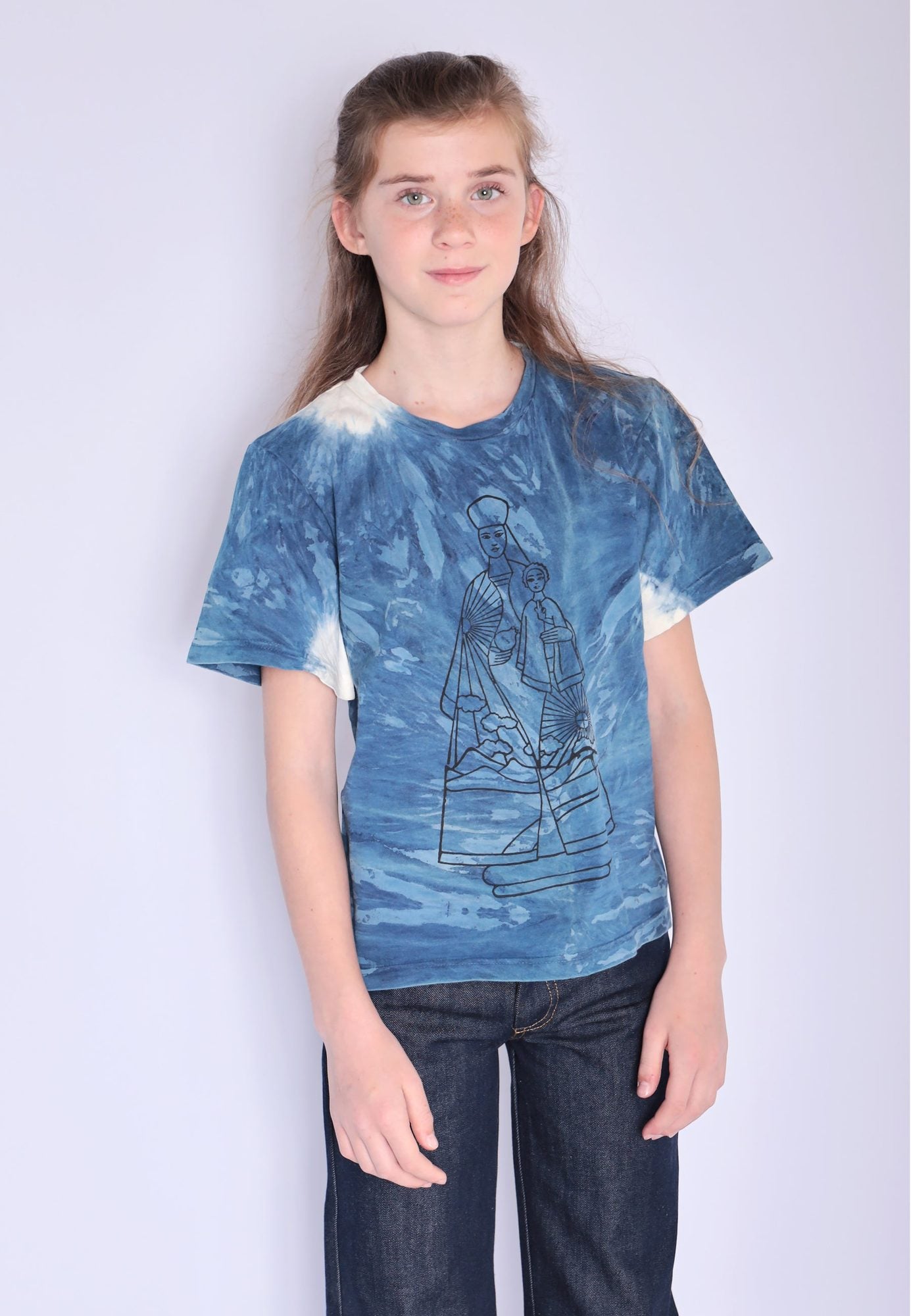Artisanaal meisjes- en jongens-T-shirt, natuurlijk geverfd indigo met handprint