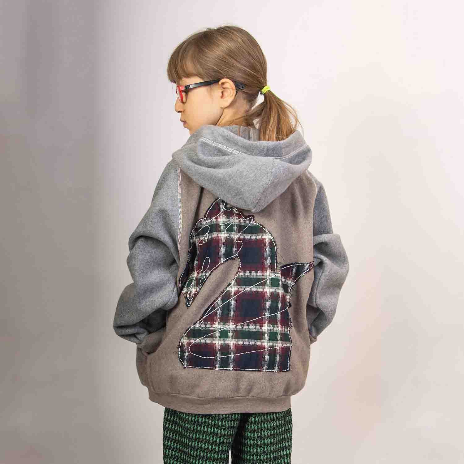 Beiger Fleece-Hoodie für Kinder mit Drachen-Applikation