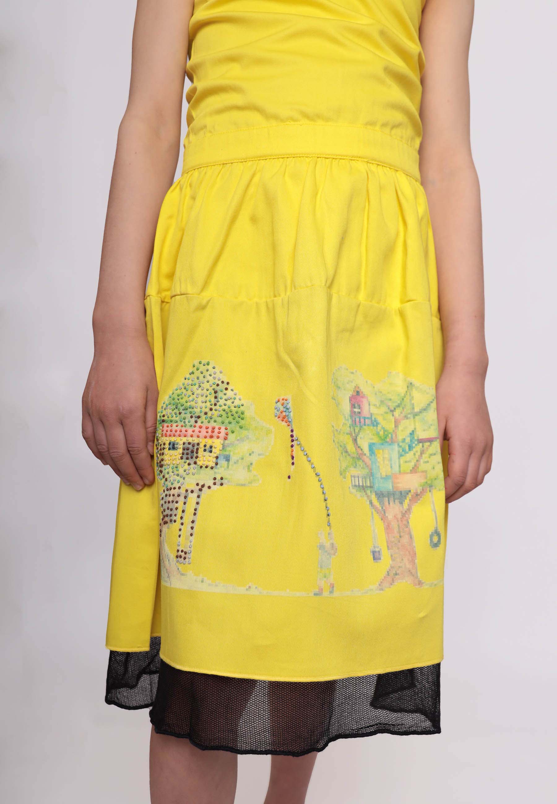 Gelbes besticktes Kleid für Mädchen