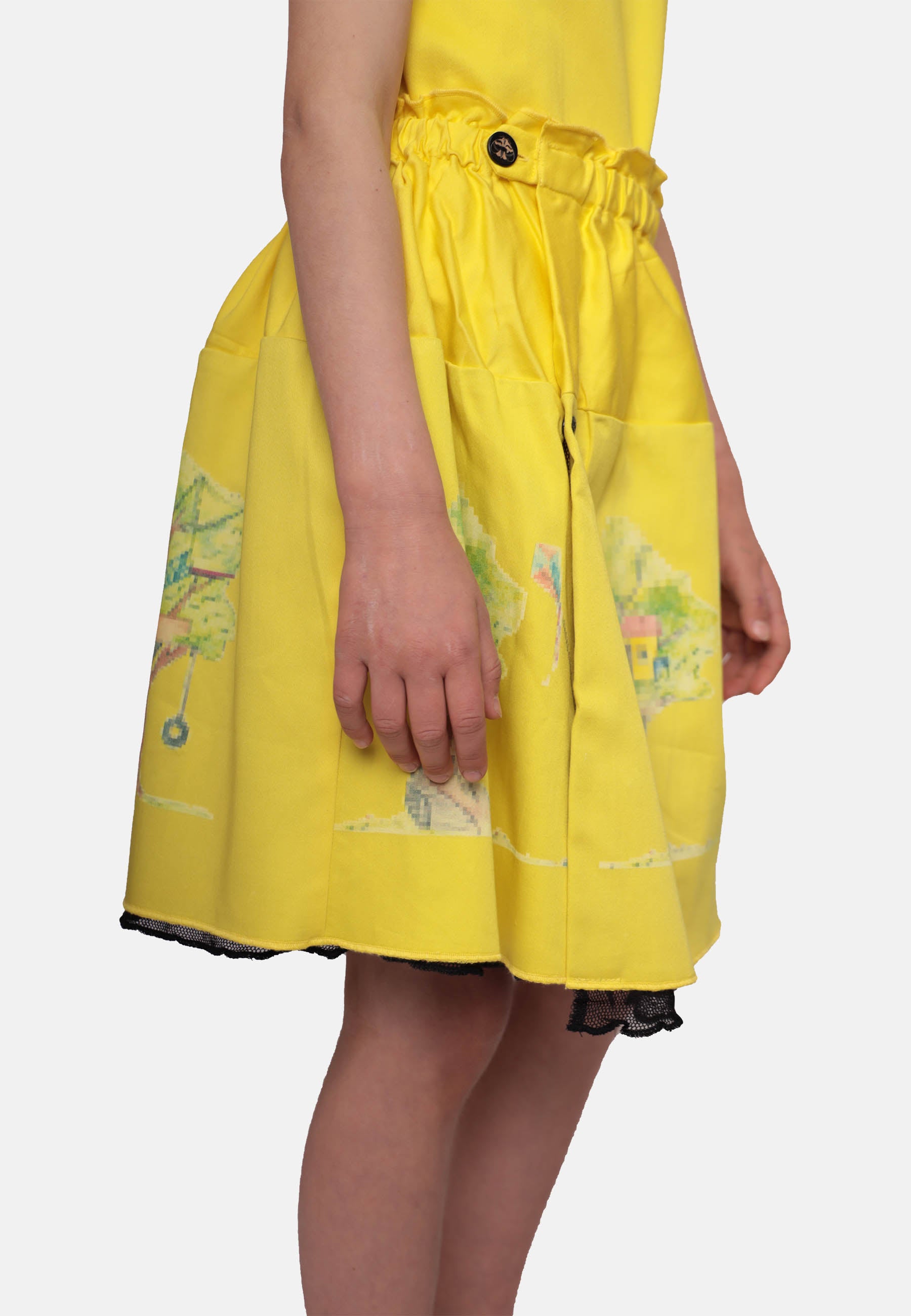 Gele rok met boomhutprint
