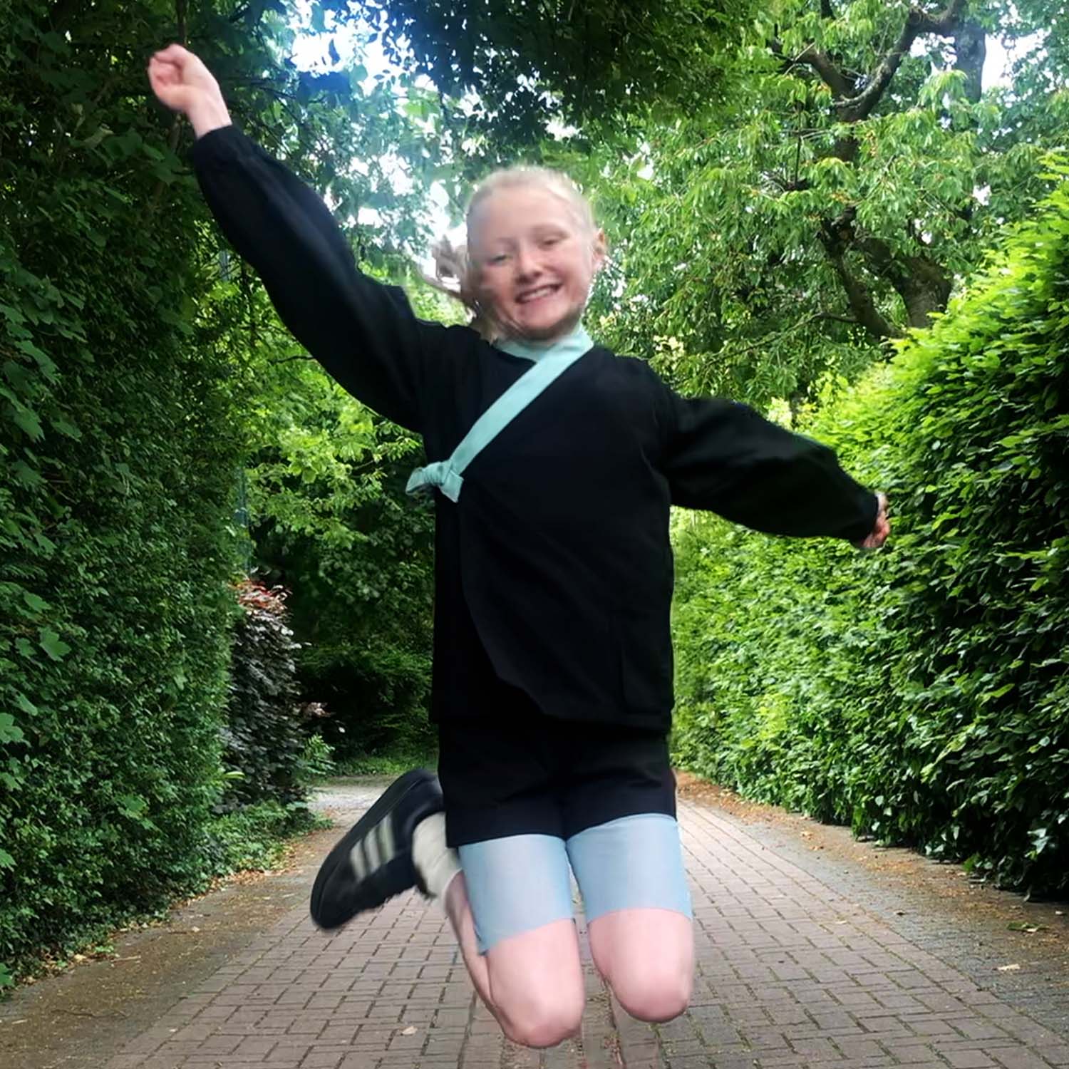 Transparente Jersey-Shorts für Kinder aus blauem Tüll