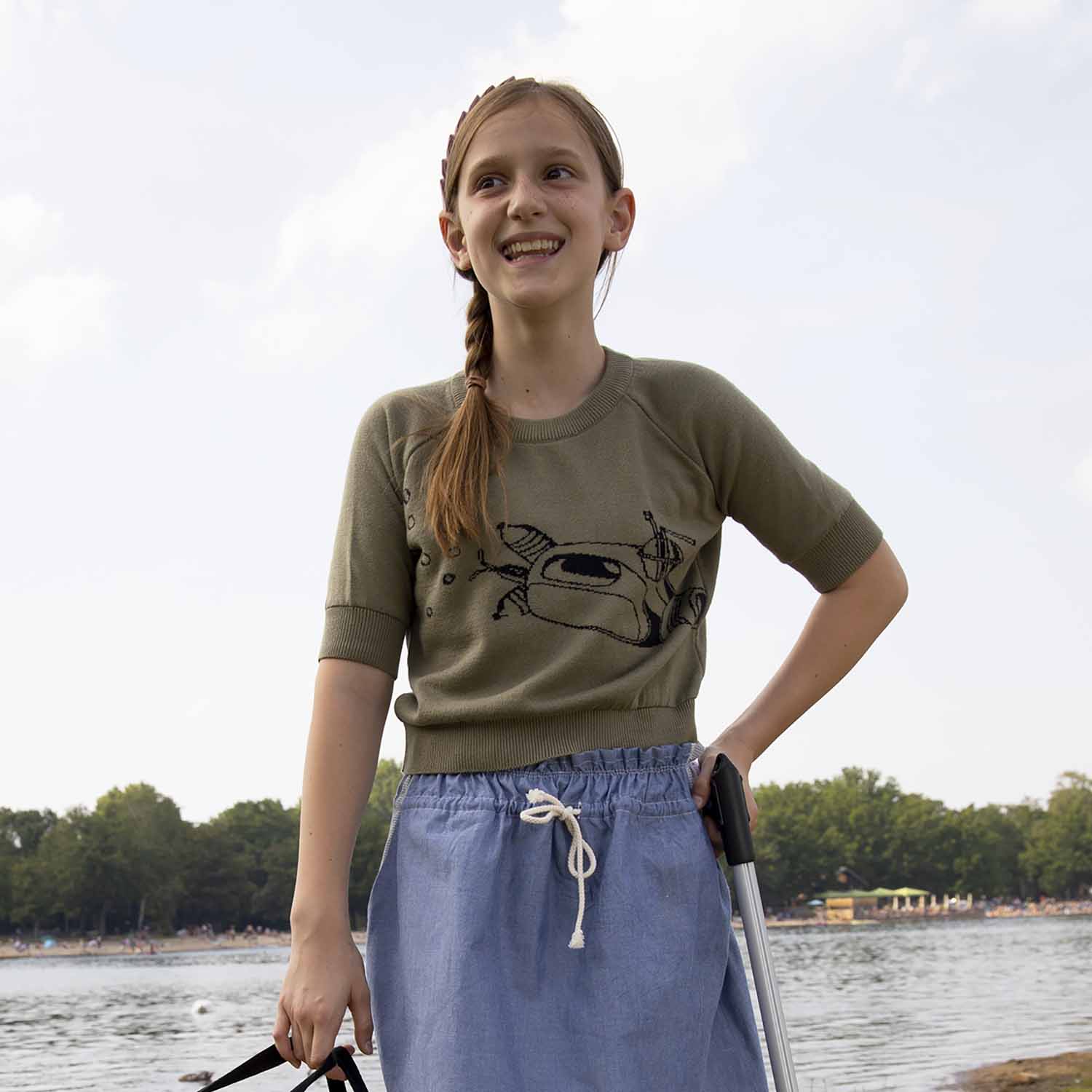 Khakifarbenes Stricktop für Kinder mit U-Boot