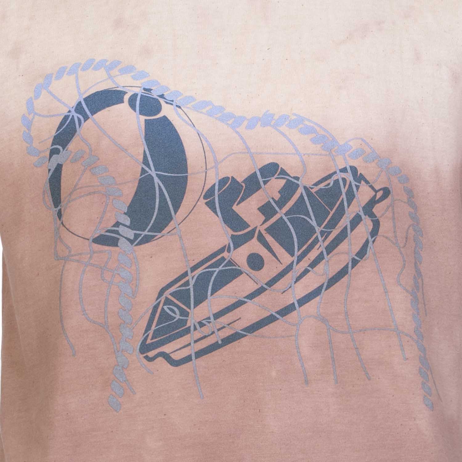 Handgefertigtes, natürlich mit Bio-Rotzwiebelschalen gefärbtes T-Shirt