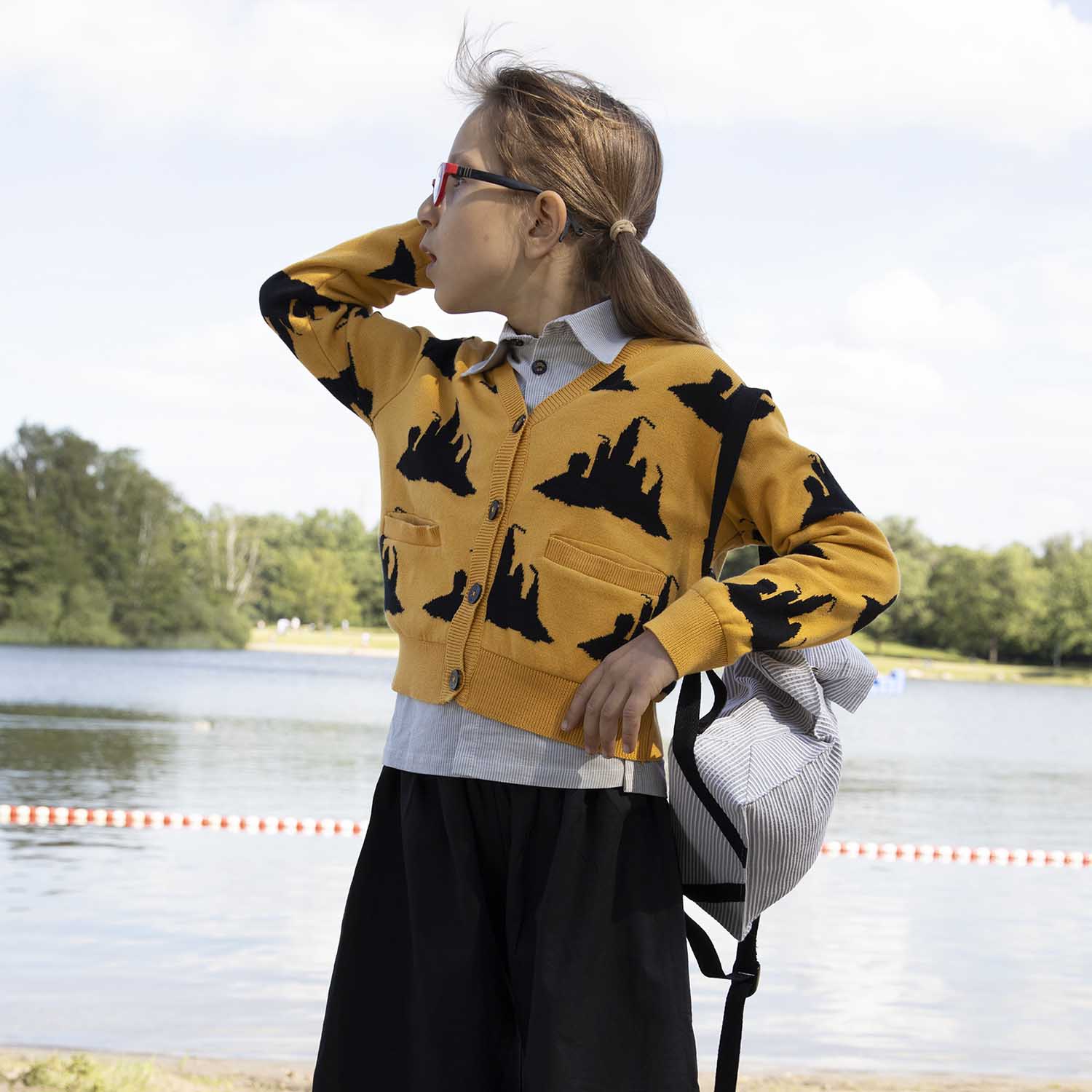 Gelbe Strickjacke für Mädchen und Jungen mit Strandschloss