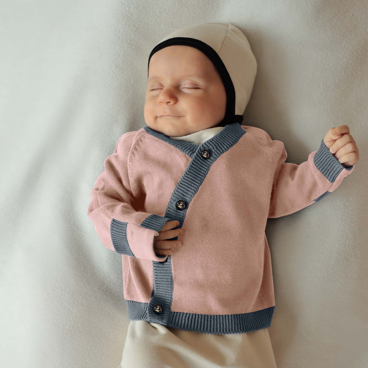Gestrickte Strickjacke für Neugeborene