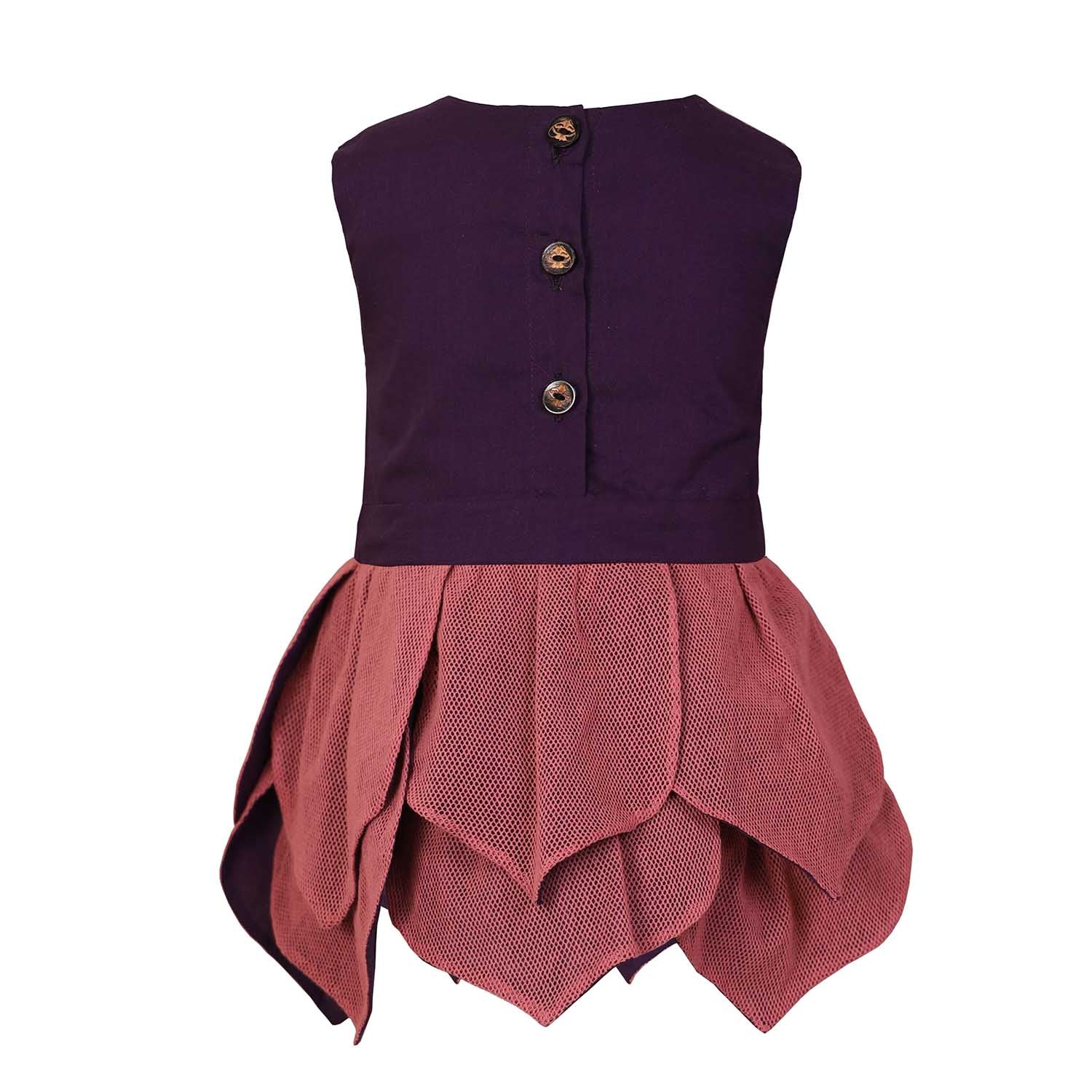 Paarse babyjurk met bloemblaadjes