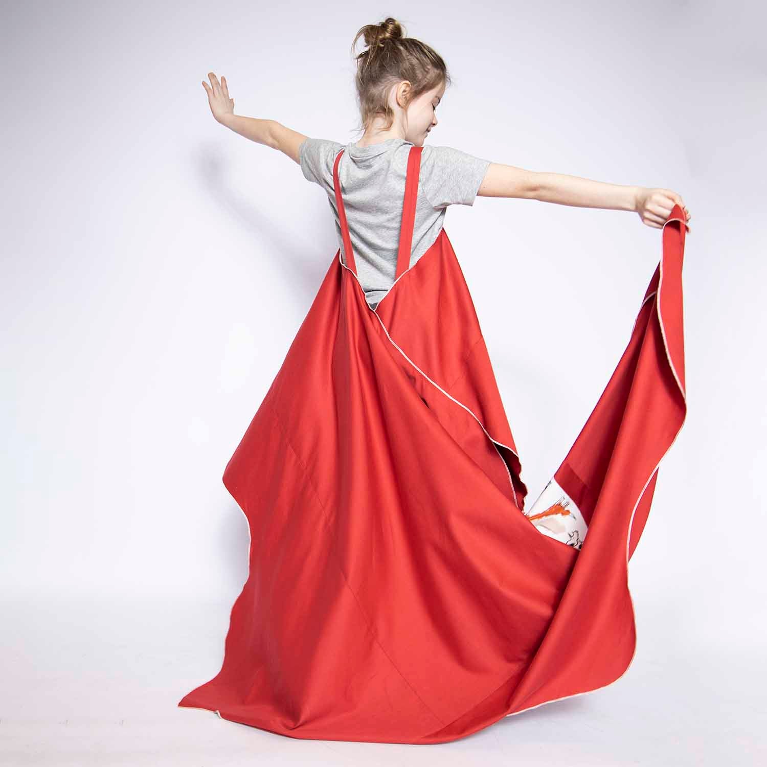 Rotes Zero-Waste-Kleid 